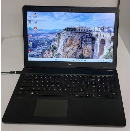   Dell Latitude 3580 | i3-6006U | 4GB RAM | 128GB SSD | 15.6" HD | használt laptop