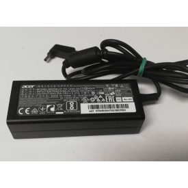 Acer 45W laptop töltő eredeti használt