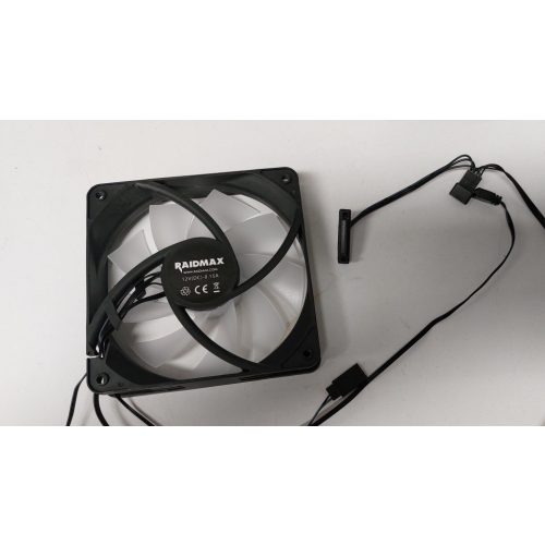   Raidmax 120 mm PC házventilátor | 12 V | SATA tápcsatlakozó